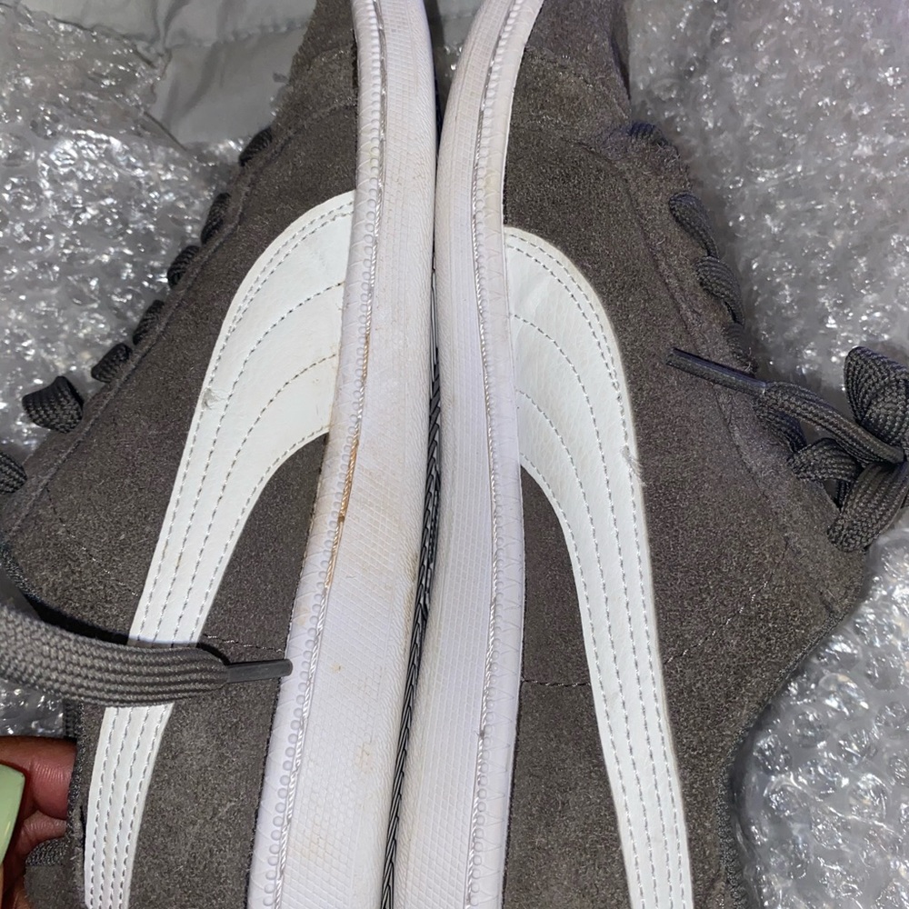 Suede grey pumas